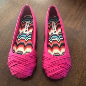Hot pink American Eagle flats